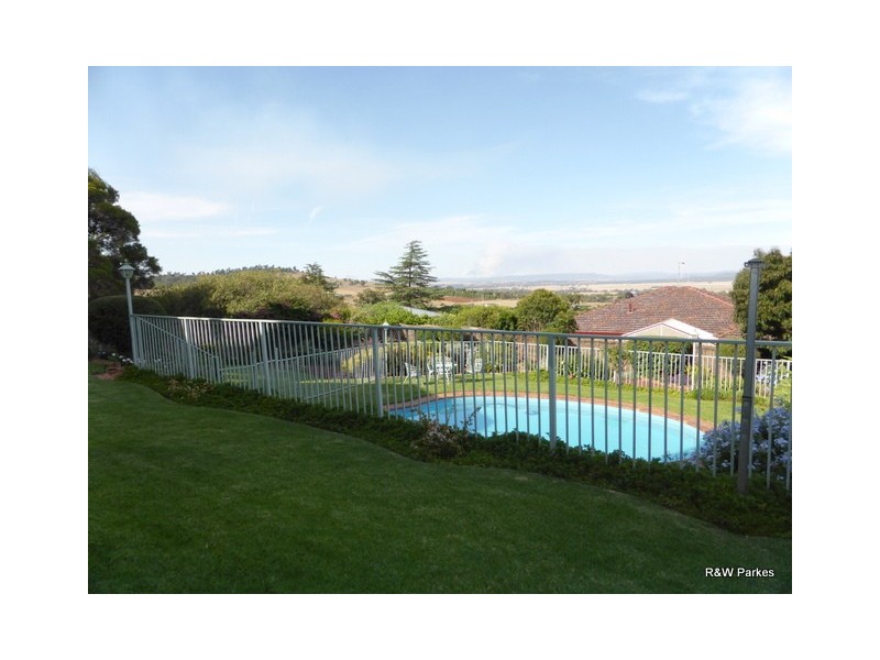 5 Glenwarrie Place, Parkes NSW 2870
