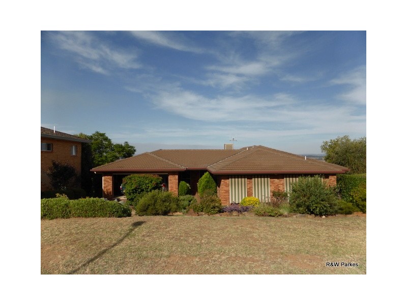 5 Glenwarrie Place, Parkes NSW 2870