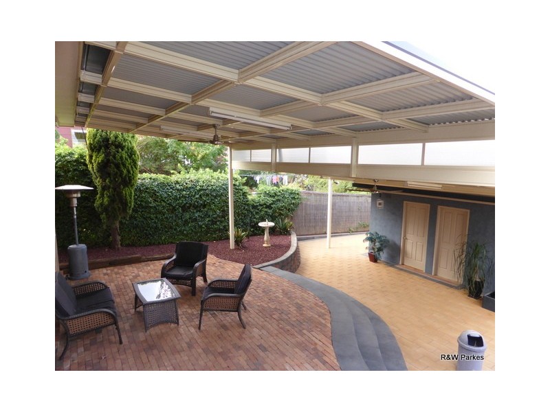 33 Mengarvie Road, Parkes NSW 2870