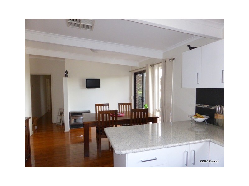 33 Mengarvie Road, Parkes NSW 2870