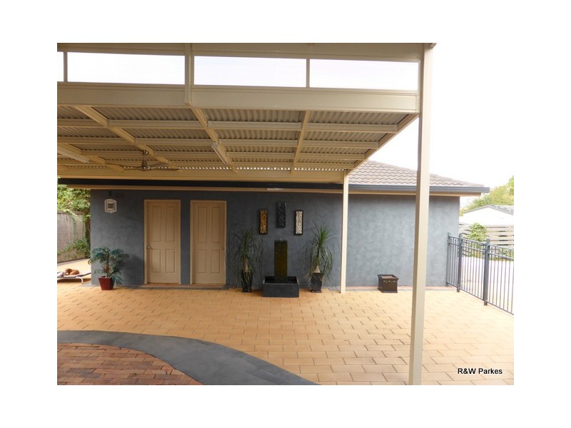 33 Mengarvie Road, Parkes NSW 2870