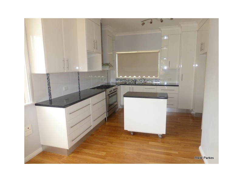 7 Hodges Street, Parkes NSW 2870