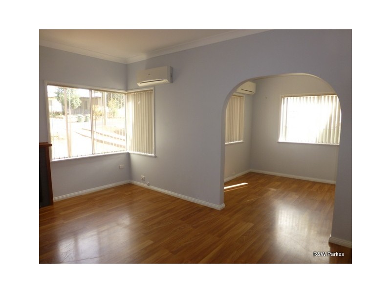 7 Hodges Street, Parkes NSW 2870