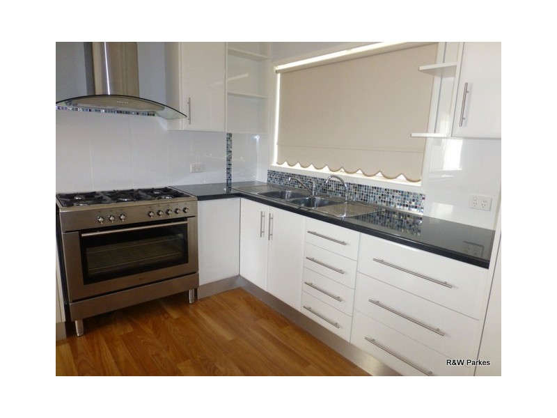 7 Hodges Street, Parkes NSW 2870
