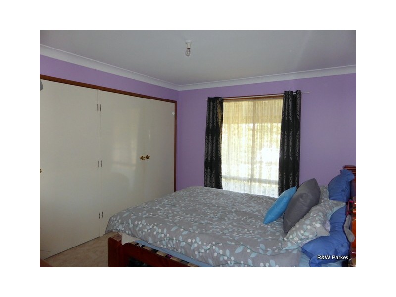 42 Thomas Street, Parkes NSW 2870