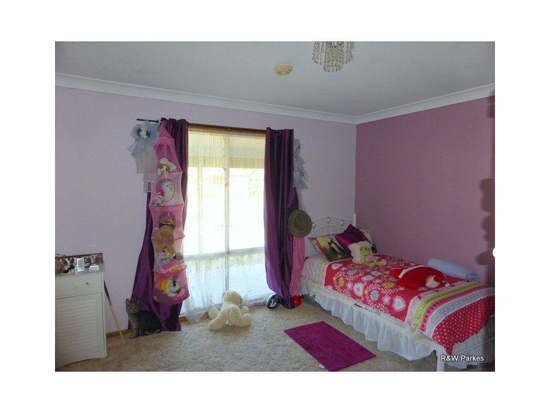 42 Thomas Street, Parkes NSW 2870