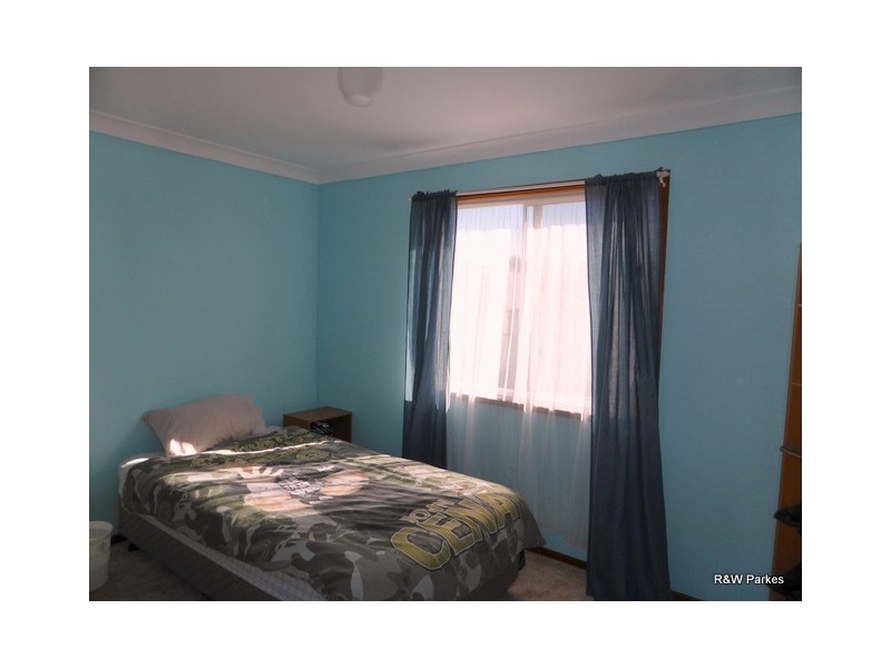 42 Thomas Street, Parkes NSW 2870