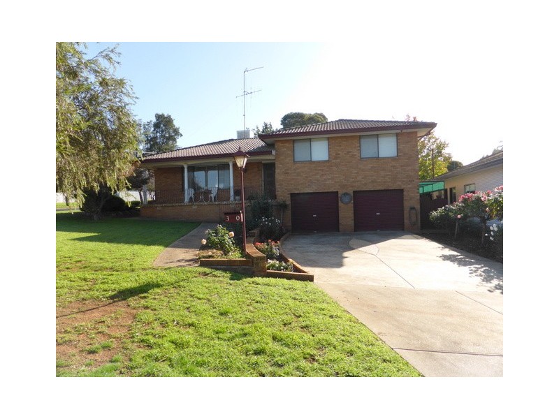 30 Reid Street, Parkes NSW 2870