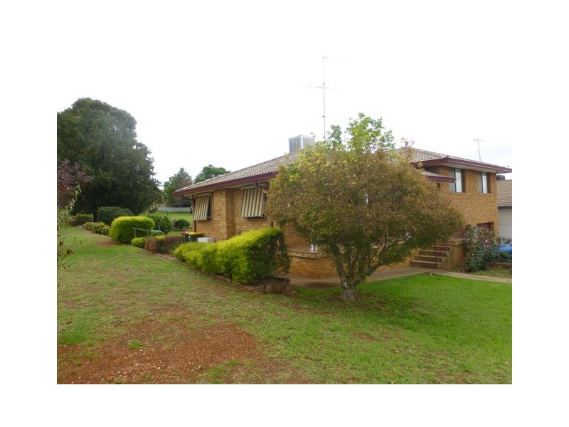 30 Reid Street, Parkes NSW 2870