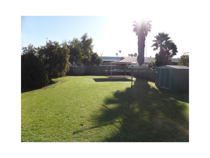 1 Austral Street, Parkes NSW 2870