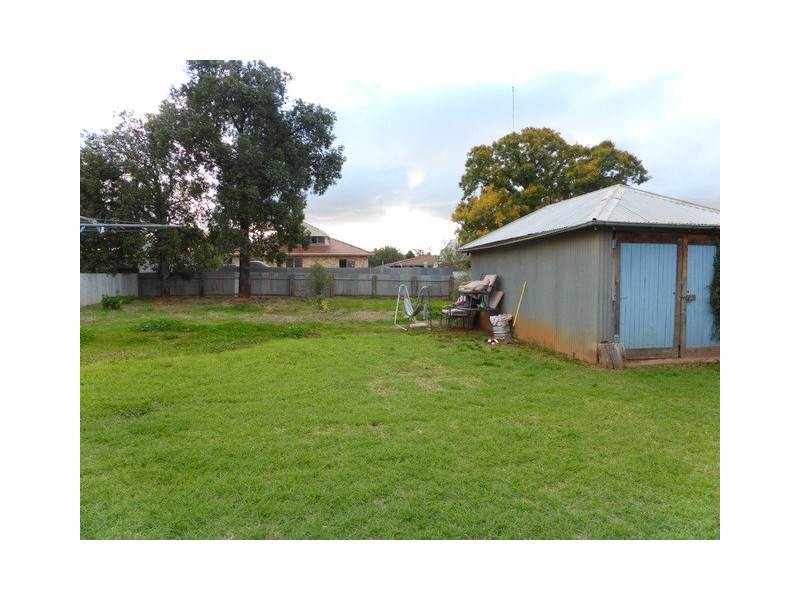 48 Close Street, Parkes NSW 2870