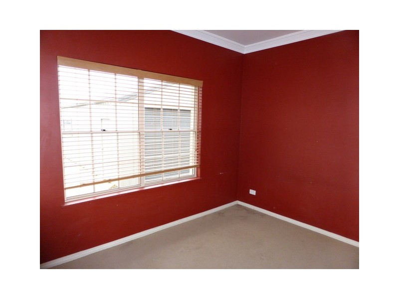 21 Thurlstone Street, Parkes NSW 2870