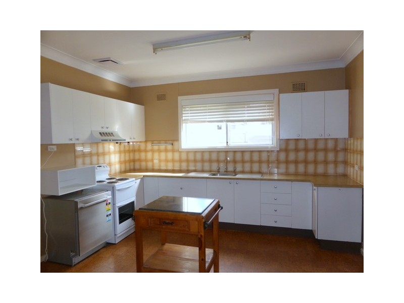 16 Pearce Street, Parkes NSW 2870