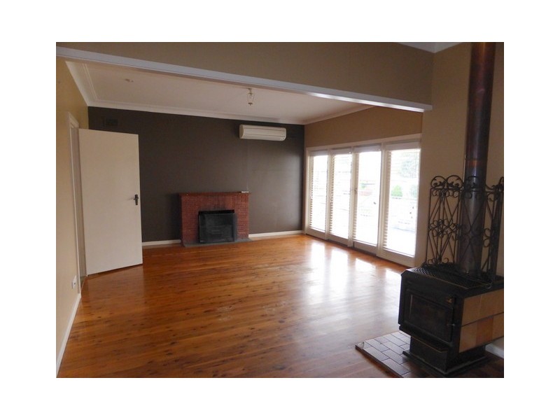 16 Pearce Street, Parkes NSW 2870