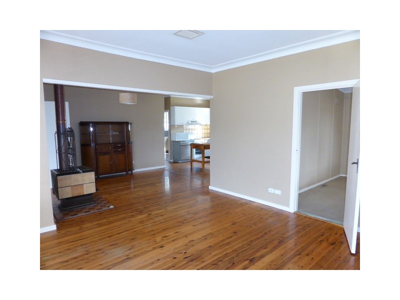 16 Pearce Street, Parkes NSW 2870