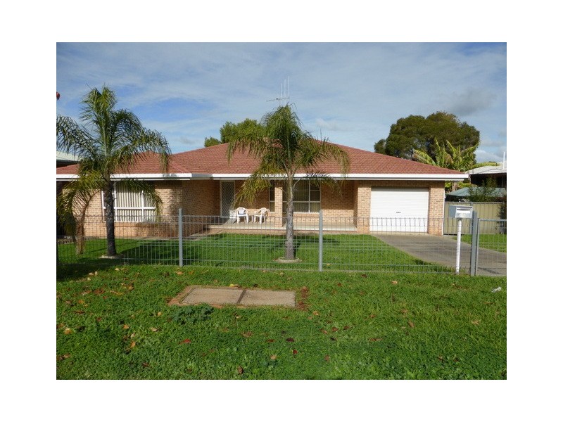 15 Want Street, Parkes NSW 2870