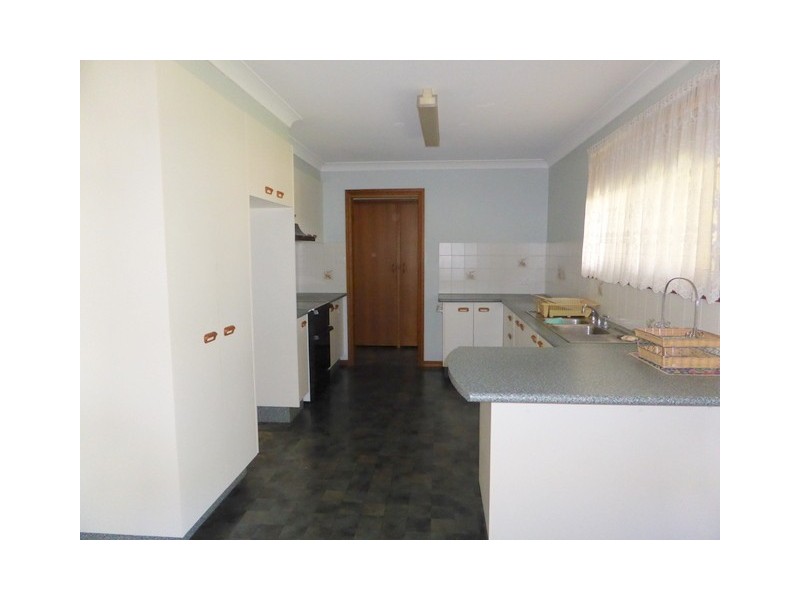 15 Want Street, Parkes NSW 2870