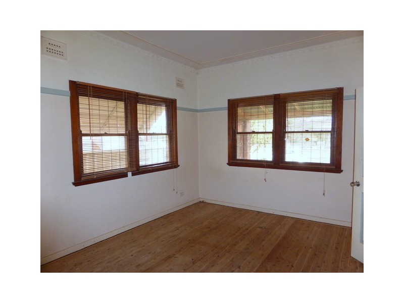 50 Bushman Street, Parkes NSW 2870