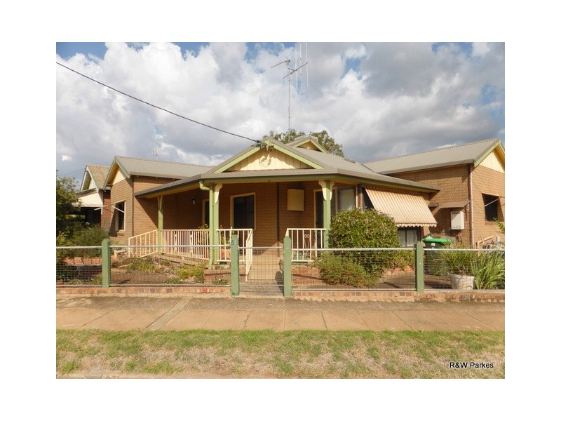 81 Dalton Street, Parkes NSW 2870