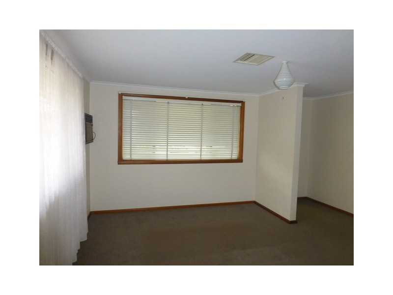 75 Currajong Street, Parkes NSW 2870