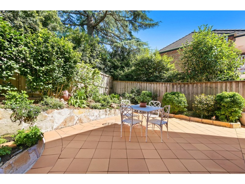 2/8 Shinfield Avenue, St Ives NSW 2075