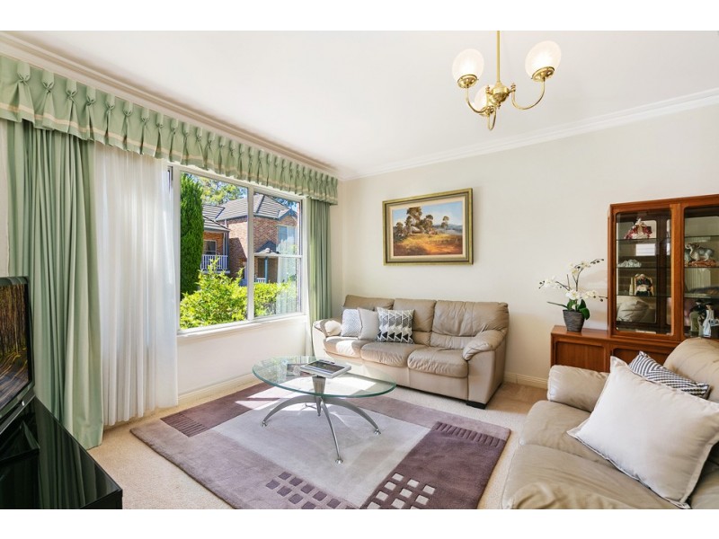 2/8 Shinfield Avenue, St Ives NSW 2075