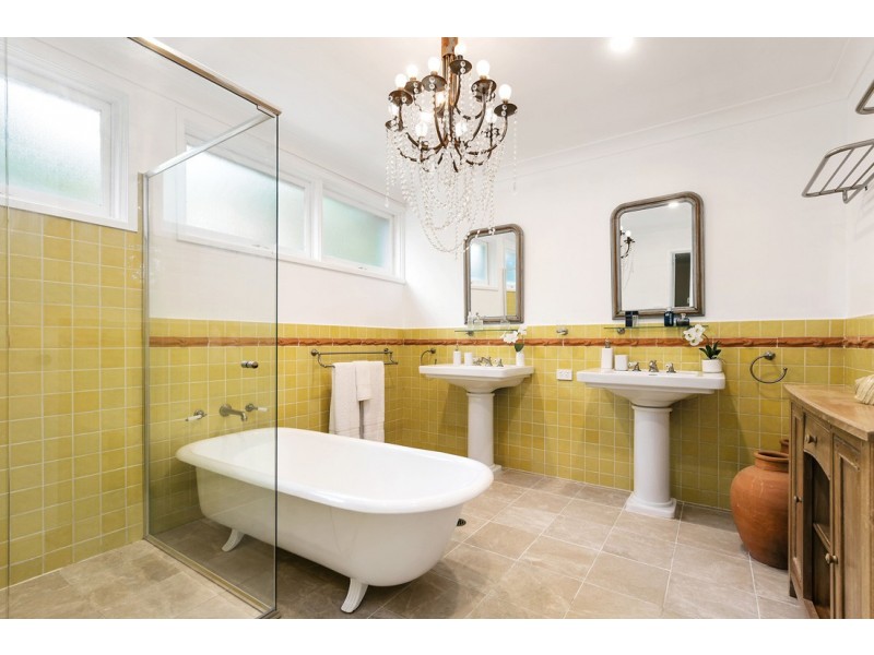 8 Linigen Place, St Ives NSW 2075