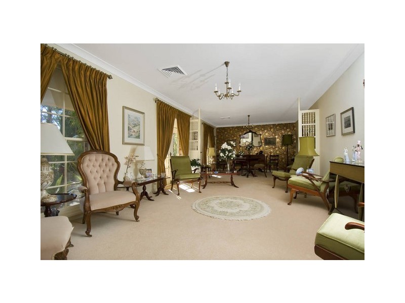 16 BRALLAS AVENUE, St Ives NSW 2075