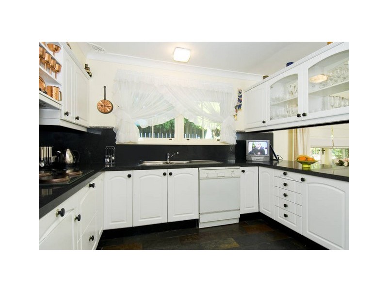 16 BRALLAS AVENUE, St Ives NSW 2075