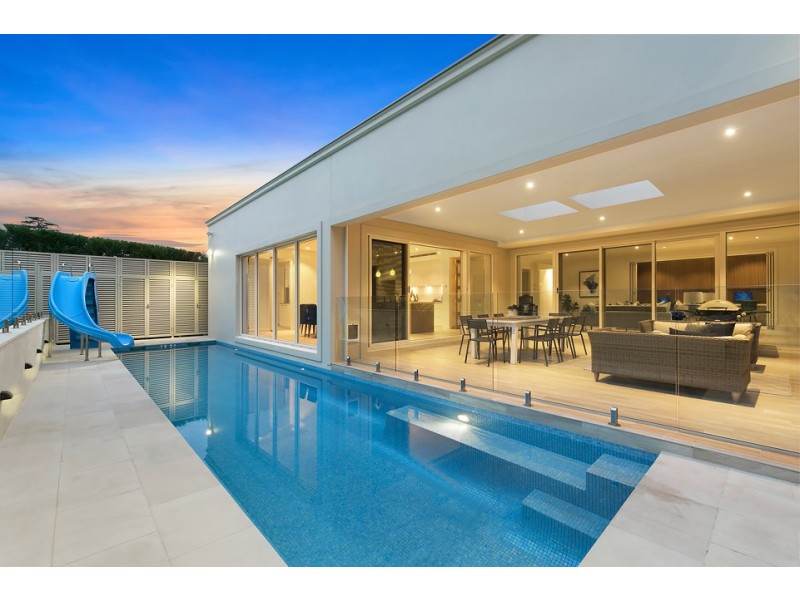 15 Warrabina Avenue, St Ives NSW 2075