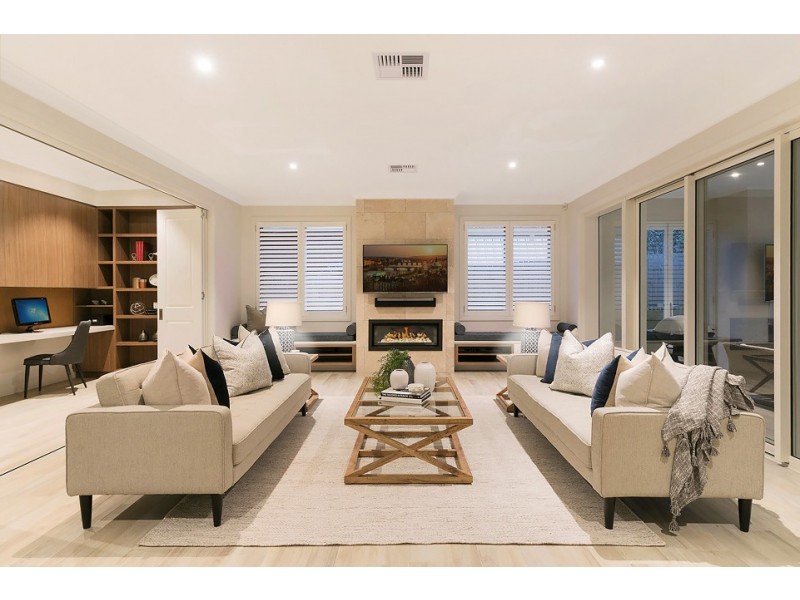 15 Warrabina Avenue, St Ives NSW 2075