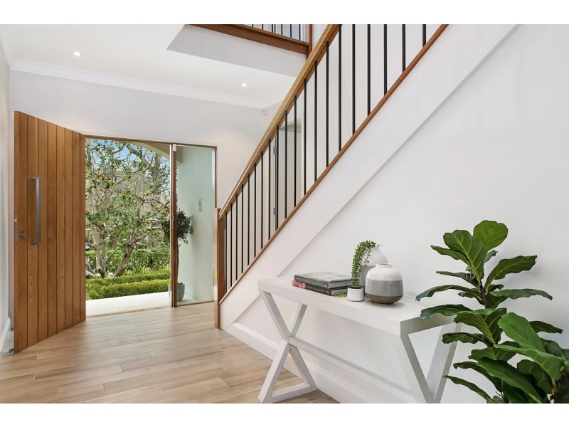 15 Warrabina Avenue, St Ives NSW 2075