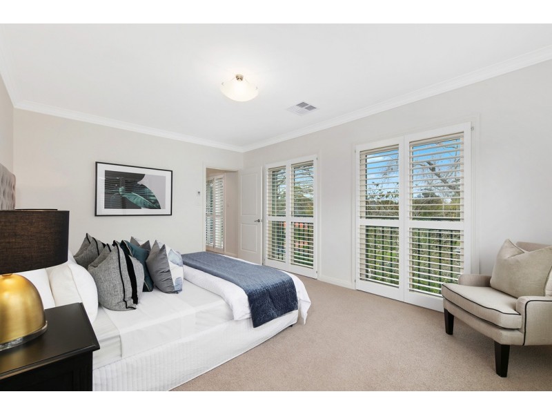 15 Warrabina Avenue, St Ives NSW 2075