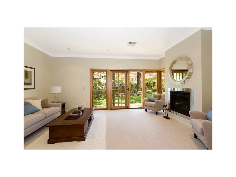 28 SHINFIELD AVENUE, St Ives NSW 2075