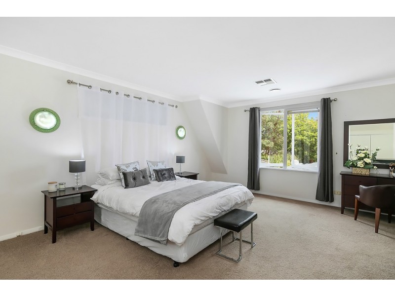 16 Athena Avenue, St Ives NSW 2075