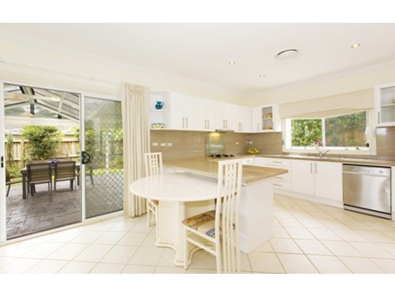 7 SHINFIELD AVENUE, St Ives NSW 2075