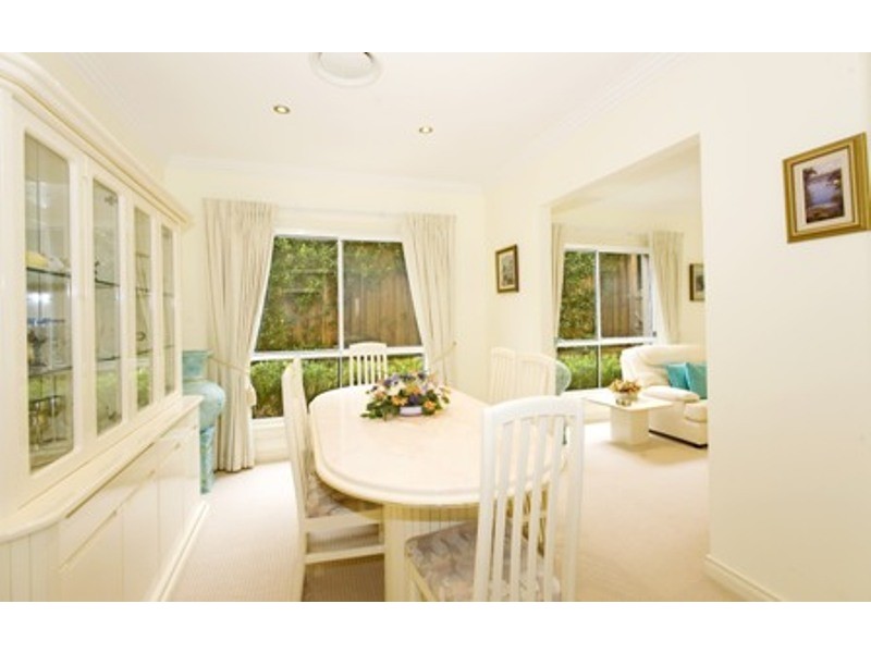 7 SHINFIELD AVENUE, St Ives NSW 2075