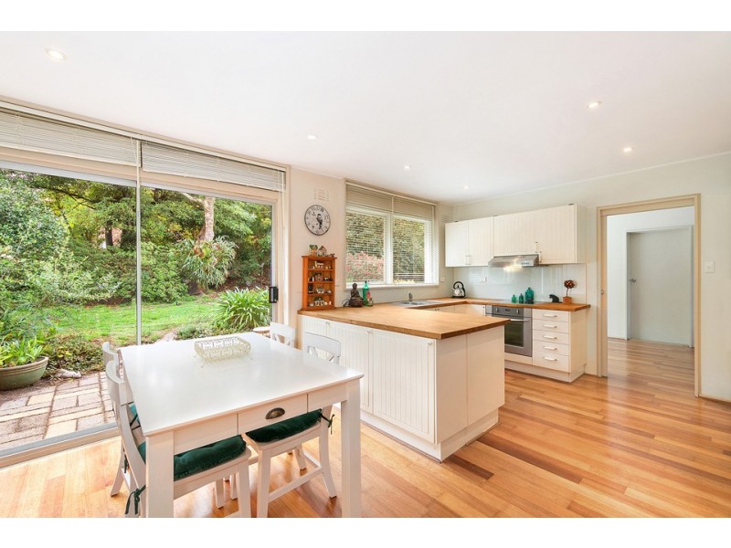 16 Kitchener Street, St Ives NSW 2075