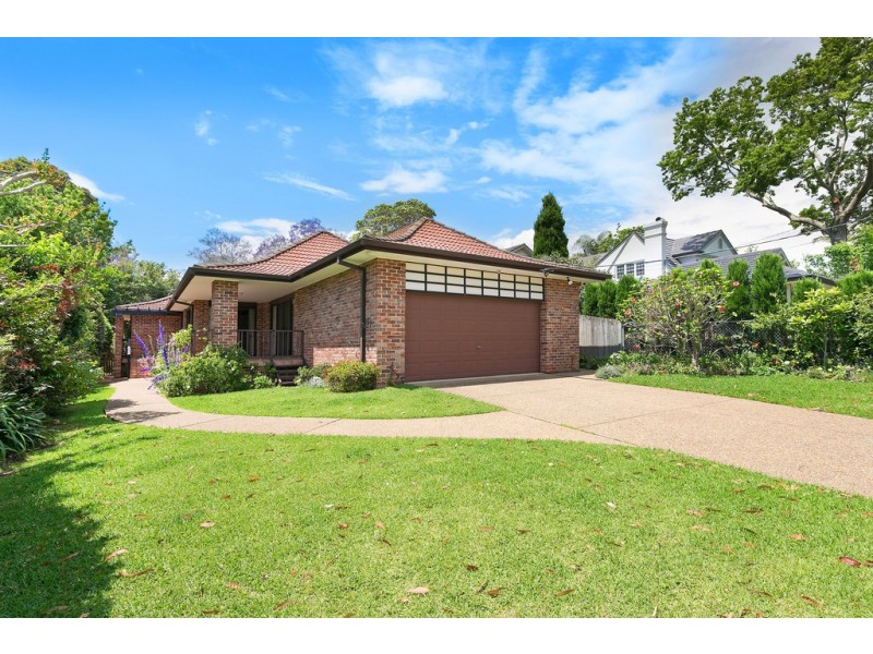 15 Benaroon Ave, St Ives NSW 2075