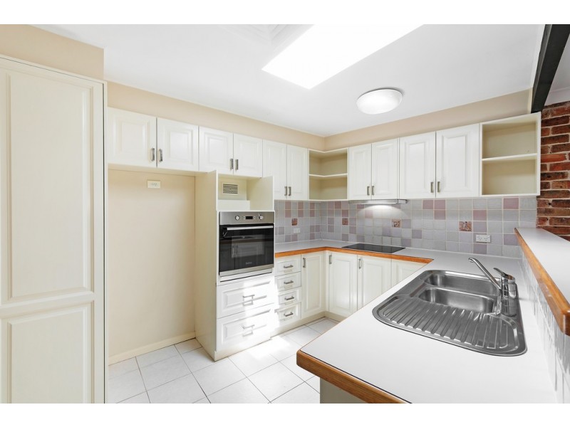 15 Benaroon Ave, St Ives NSW 2075