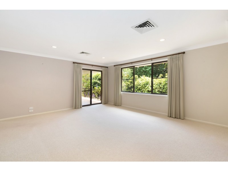 15 Benaroon Ave, St Ives NSW 2075