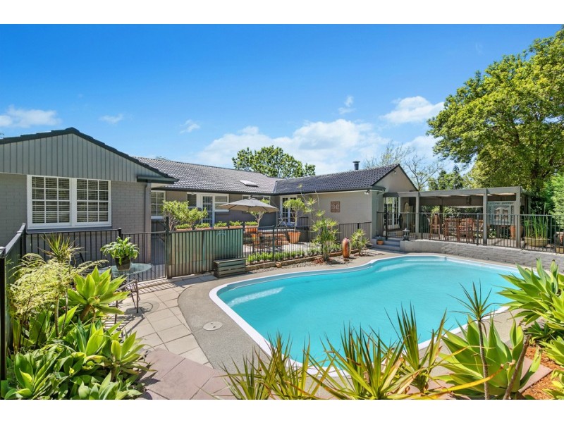 1 Alana Place, St Ives NSW 2075