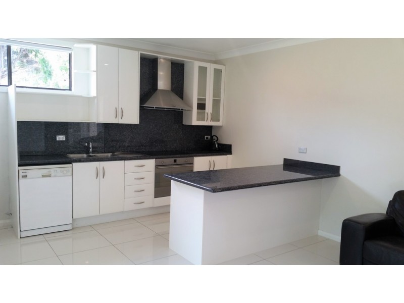 33a SHINFIELD AVENUE, St Ives NSW 2075