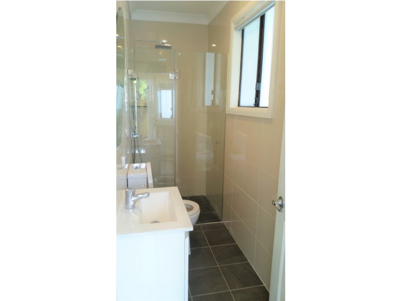 33a SHINFIELD AVENUE, St Ives NSW 2075