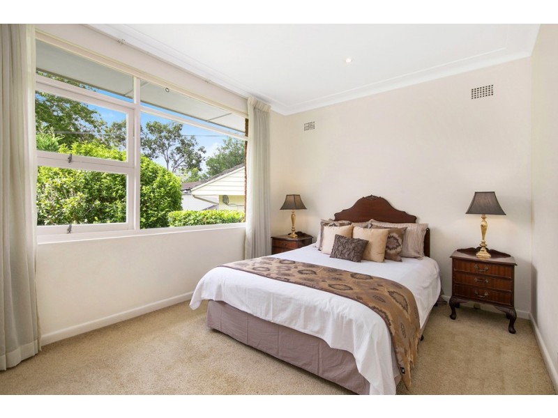 15 Cranford Avenue, St Ives NSW 2075