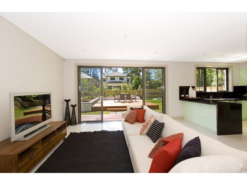 37 WOODBURY ROAD, St Ives NSW 2075