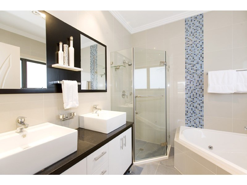 37 WOODBURY ROAD, St Ives NSW 2075