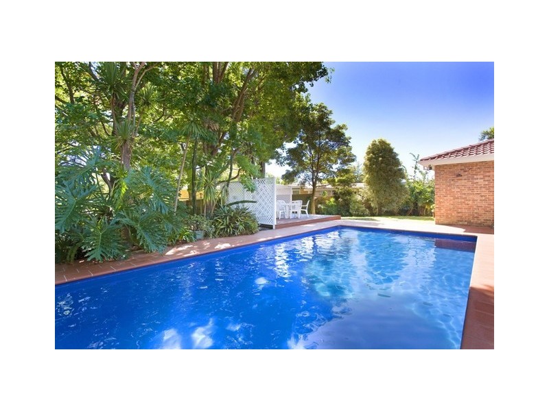 6B WARRIMOO AVENUE, St Ives NSW 2075