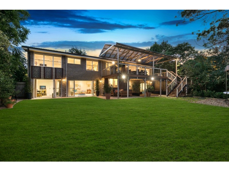 16 Carissa Avenue, St Ives NSW 2075