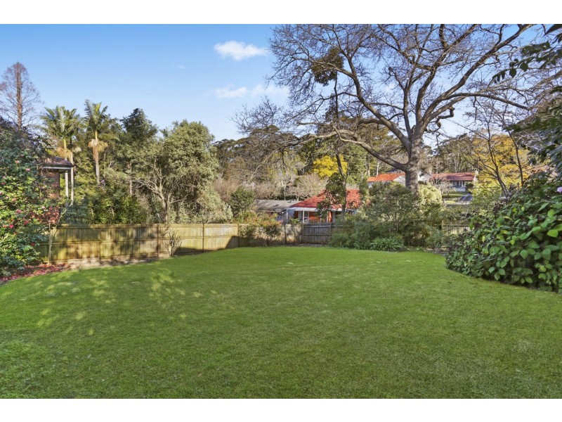 3 Putarri Avenue, St Ives NSW 2075